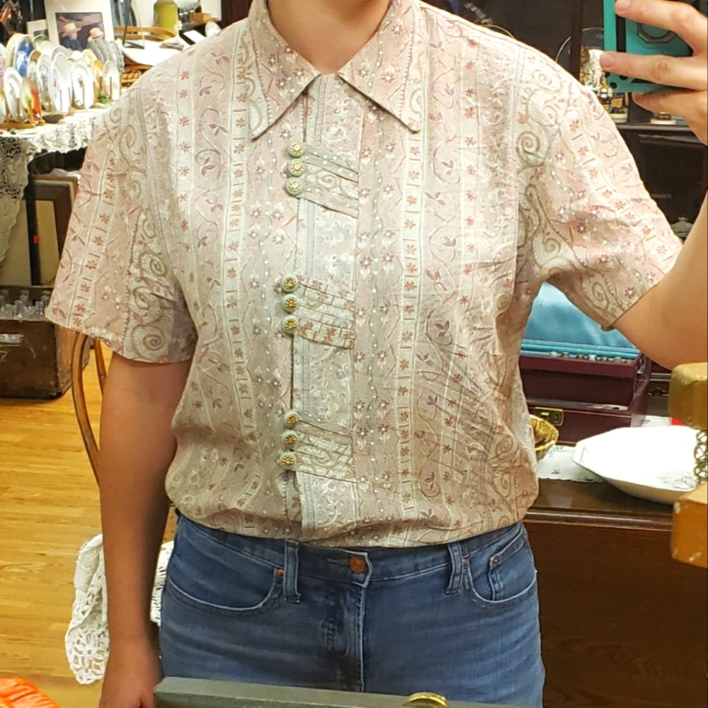 Grandma blouse button up, pointed collar 70s 80s
